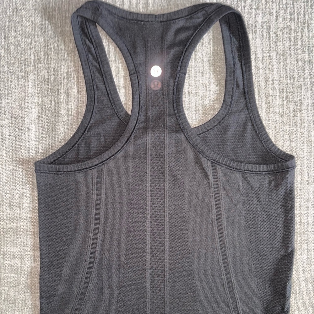 Lululemon swift stride size 2